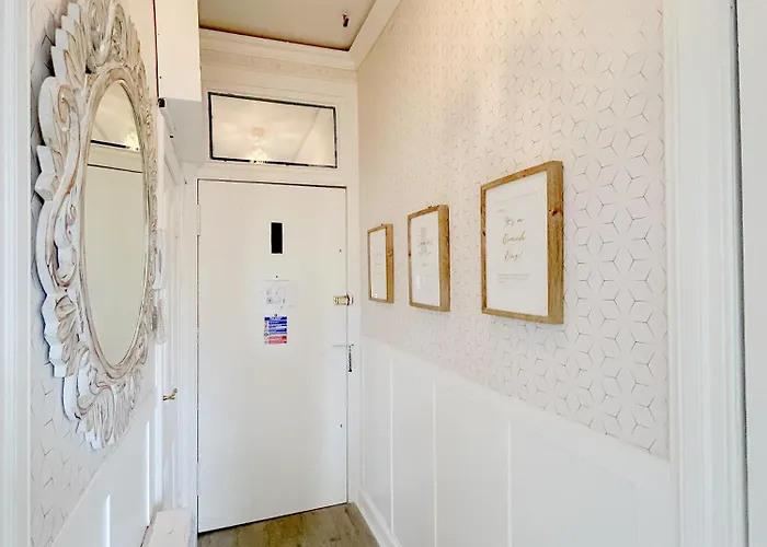 Chic Flat Close To Edinburgh, Airport, & Zoo *