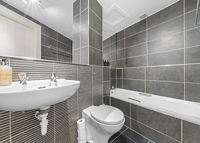 דירה Hope Park 3 Bedroom - *