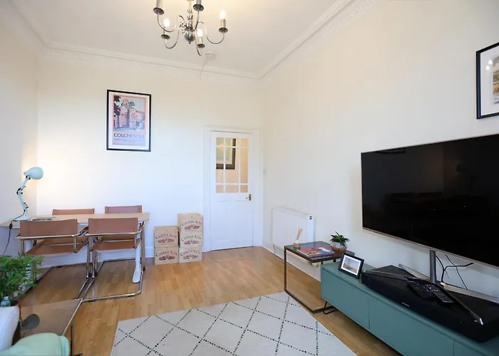 شقة Homely 2bd Flat Heart Of