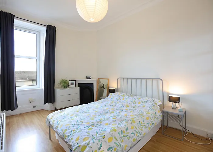 Homely 2bd Flat Heart Of אדינבורו