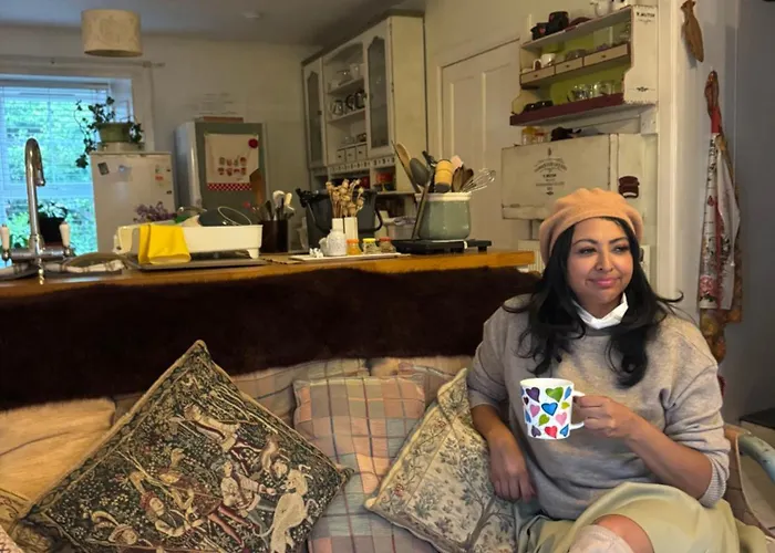 Cosy Cottage For Share , Private Double Room, Wifi, Parking, Garden *