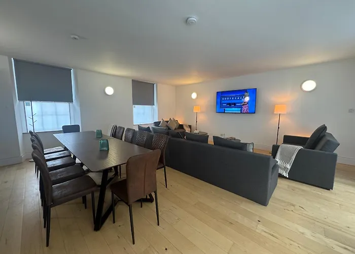 Ξενοδοχείο με διαμερίσματα Squarezzz - Group *