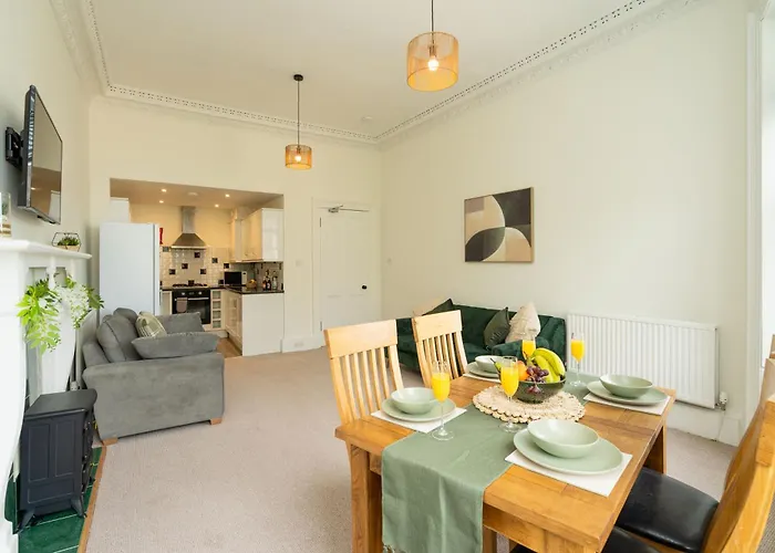 Апартаменты Stylish 3 Bed New Town - Traquair *