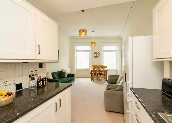 Stylish 3 Bed New Town - Traquair