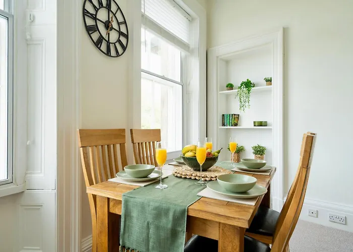 Апартаменты Stylish 3 Bed New Town - Traquair *