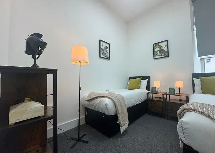 Squarezzz - Group Εδιμβούργο