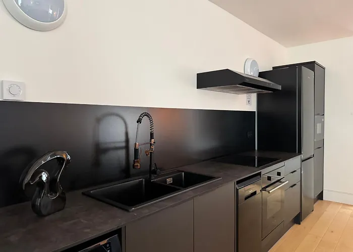 Ξενοδοχείο με διαμερίσματα Squarezzz - Group