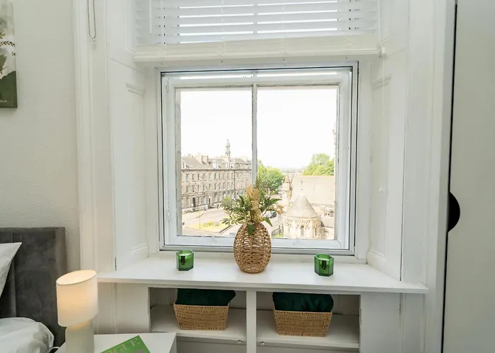 Апартаменты Stylish 3 Bed New Town - Traquair *