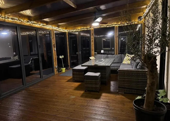 Rena- Bright And Modern Center Apartment. Apartment