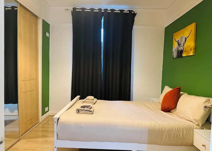 Peaceful Central Accessible Home With Great Amenities& Free Parking Apartment *