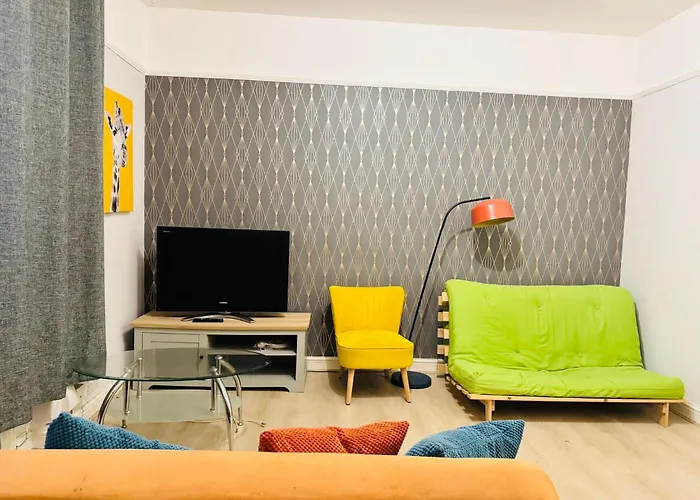 Peaceful Centre Retreat At Great Location And Easy Access