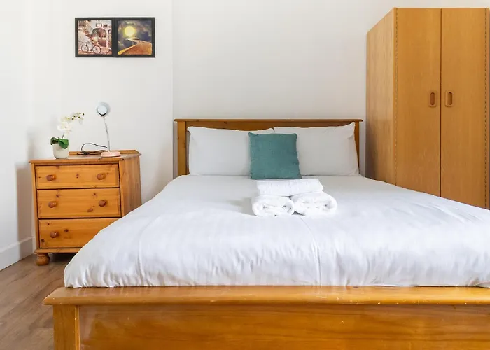 Bright High-ceiling 2bd Flat - Edinburgh! *