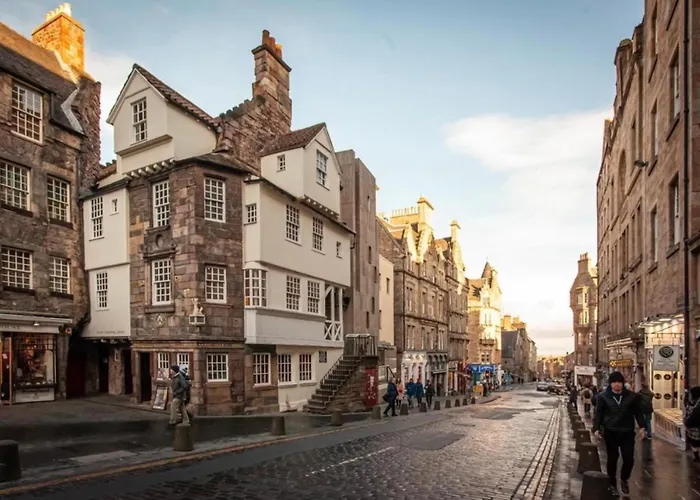 New Royal Mile Spacious Quiet Comfortable Flat With Balcony & Great Views Floor No Lift Appartement *