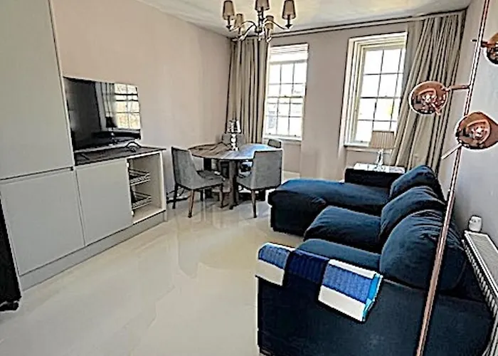 Apartmán New Royal Mile Apartment With Balcony And Stunning Views Top Floor No Lift