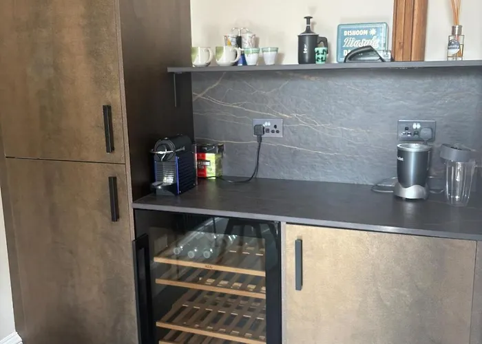 דירה Spacious 2 Bed - Perfect Location אדינבורו