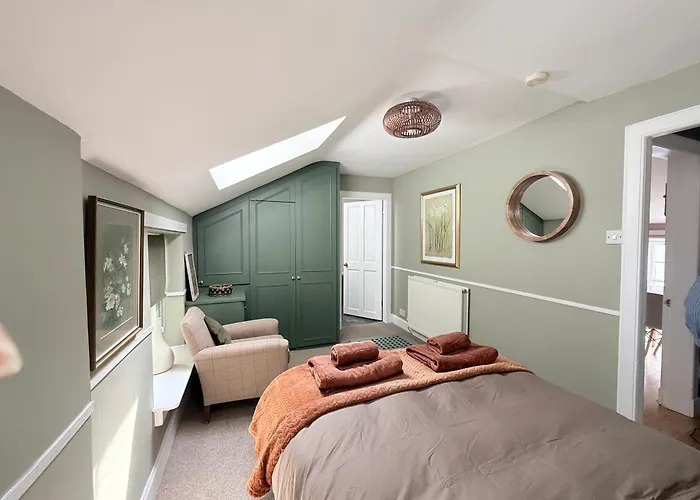 Modern Vintage Bliss Near Calton Hill דירה אדינבורו