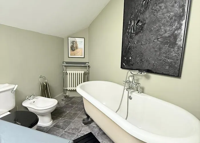 Modern Vintage Bliss Near Calton Hill דירה *