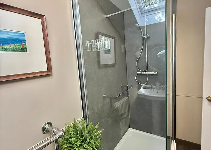 Modern Vintage Bliss Near Calton Hill דירה אדינבורו