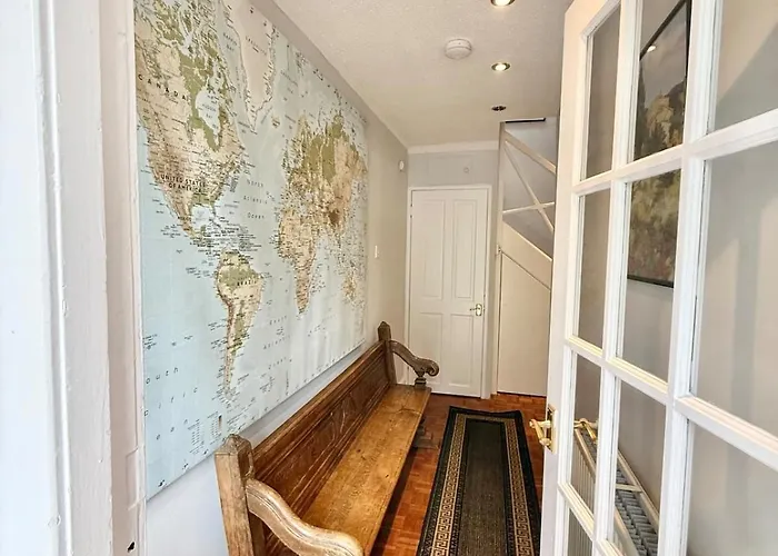 Modern Vintage Bliss Near Calton Hill דירה *