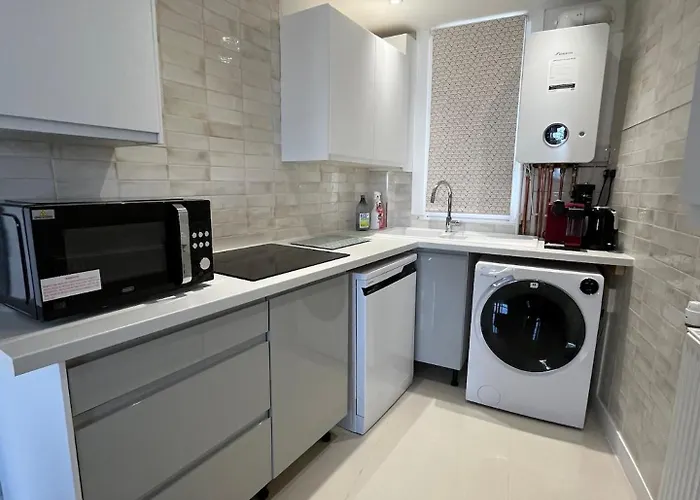 New Royal Mile Spacious Quiet Comfortable Flat With Balcony & Great Views Floor No Lift Appartement