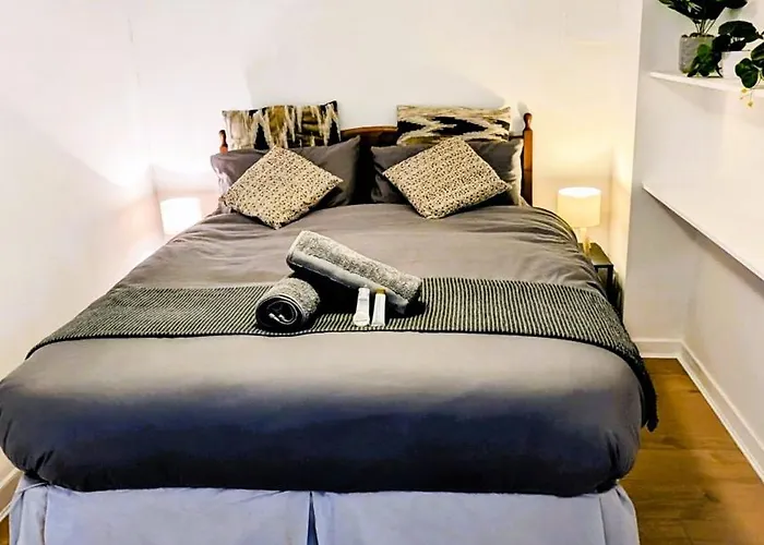 Rainforestlodge إدنبرة