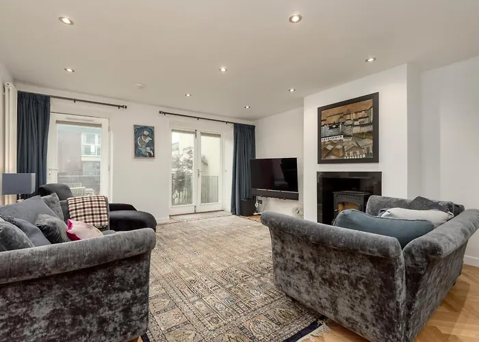 The York Place Apartment *