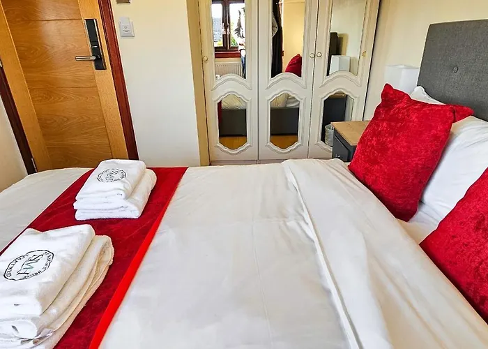 Duddingston 9 Bedroom House - *