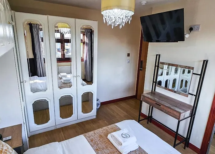 Duddingston 9 Bedroom House -