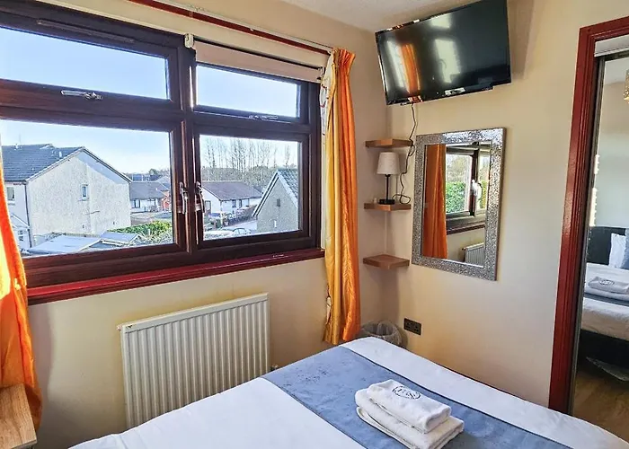 Duddingston 9 Bedroom House - Holiday home