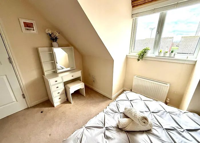 Holiday home Torwood Townhouse - Superfast Wifi, Contractor Friendly With Free Parking Edinburgh