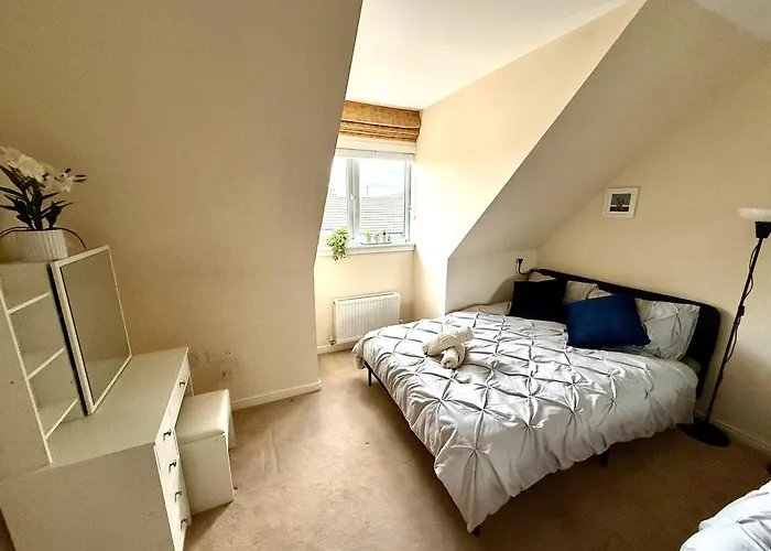 Holiday home Torwood Townhouse - Superfast Wifi, Contractor Friendly With Free Parking *