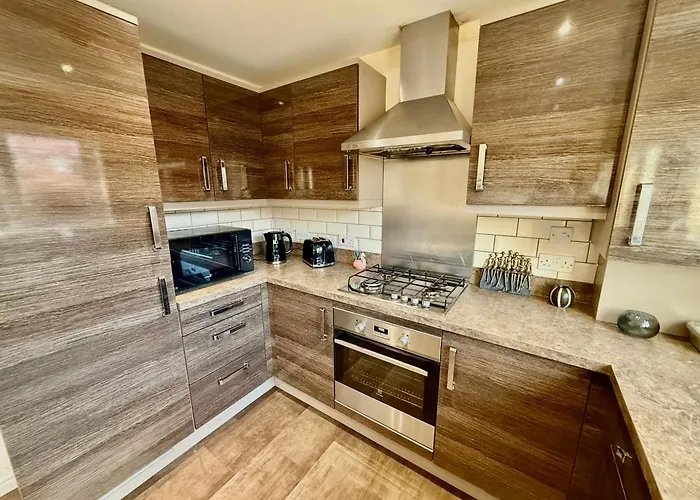 Torwood Townhouse - Superfast Wifi, Contractor Friendly With Free Parking Holiday home