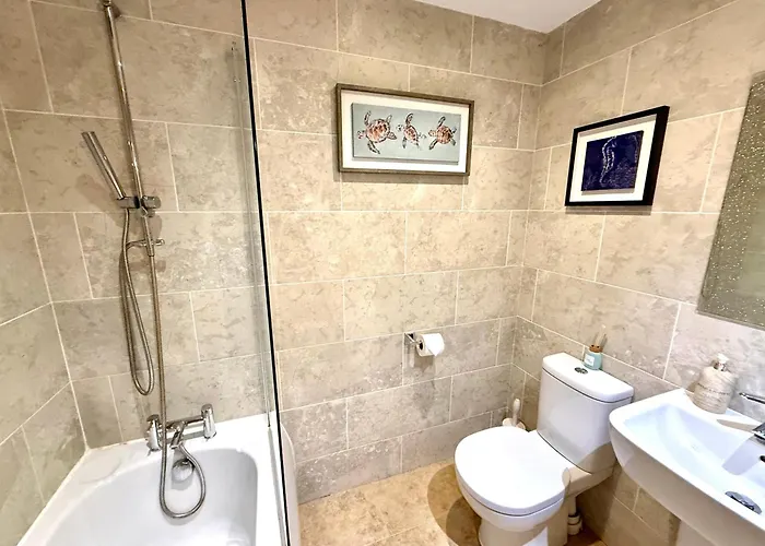 Torwood Townhouse - Superfast Wifi, Contractor Friendly With Free Parking *