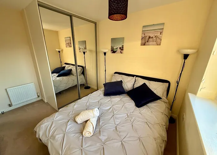 Torwood Townhouse - Superfast Wifi, Contractor Friendly With Free Parking Holiday home