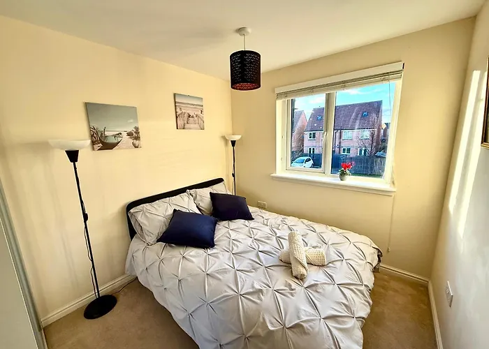 Torwood Townhouse - Superfast Wifi, Contractor Friendly With Free Parking *