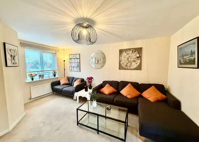 Torwood Townhouse - Superfast Wifi, Contractor Friendly With Free Parking Holiday home