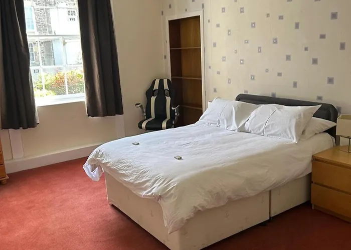 Central, Cafe Society Around The Corner, Barony Street