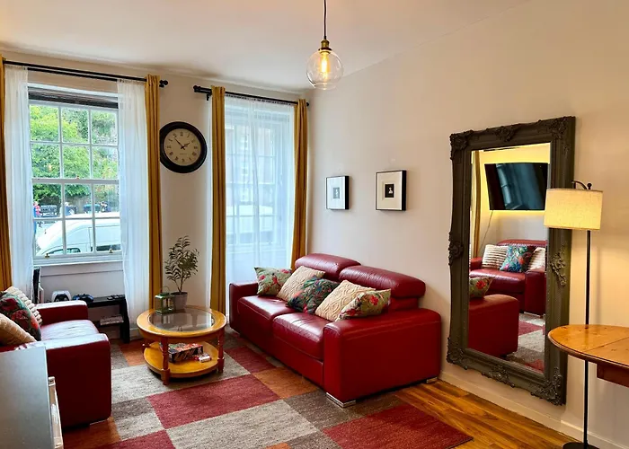 Stylish 2br Grassmarket Flat With Castle Views & Ps5