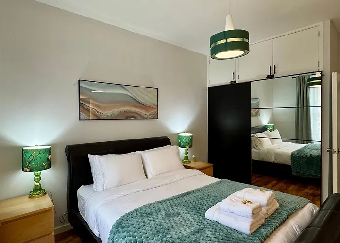 Апартаменты Stylish 2br Grassmarket Flat With Castle Views & Ps5 *