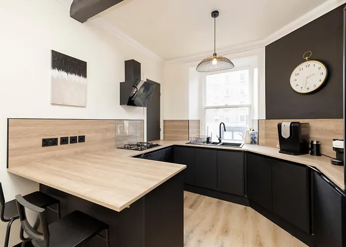 Elegant In The Heart Of דירה *