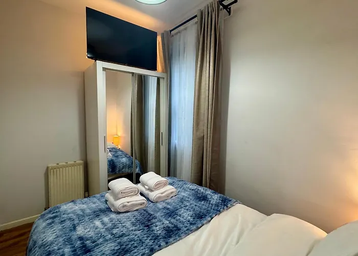 Stylish 2br Grassmarket Flat With Castle Views & Ps5 * Эдинбург