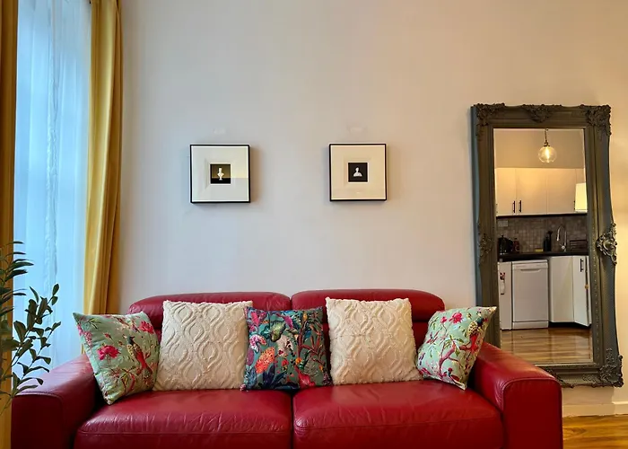 Апартаменты Stylish 2br Grassmarket Flat With Castle Views & Ps5 *