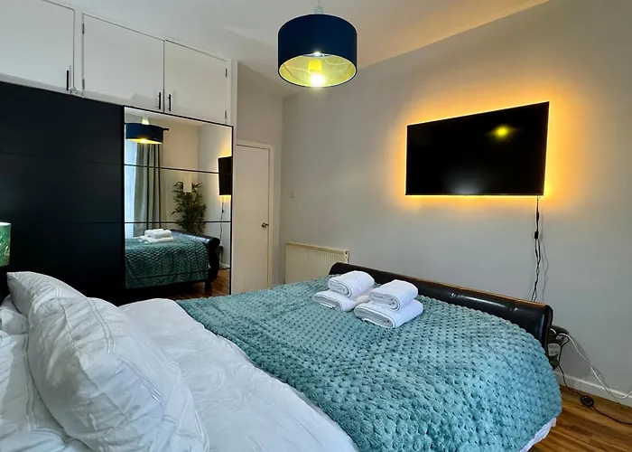 Stylish 2br Grassmarket Flat With Castle Views & Ps5 Apartment