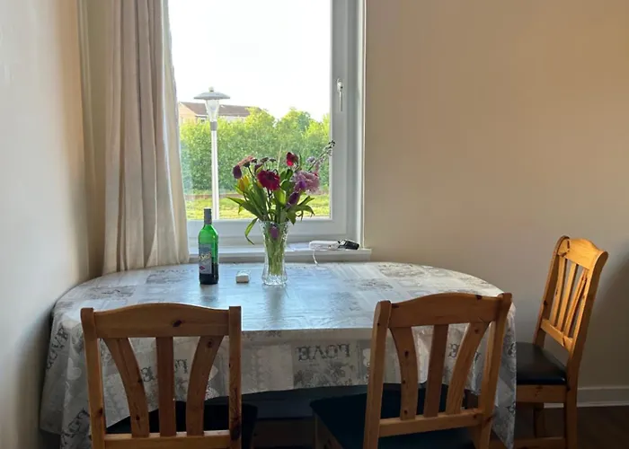 Spacious Close To Tram Капсульный отель
