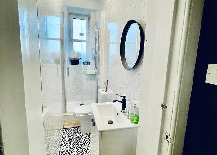 Glamours Stylish Victorian Near Centre *