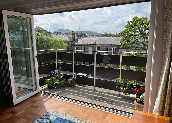 Lejlighed Mid-century Gem Steps From The
