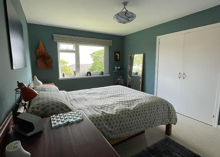 Apartment Mid-century Gem Steps From The Edinburgh