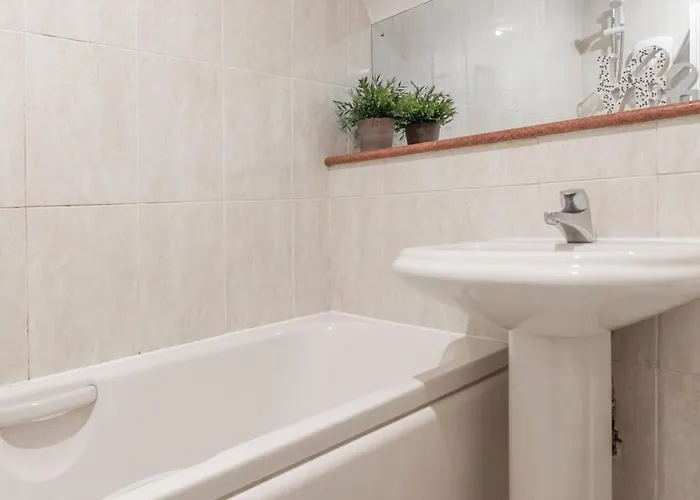 Retreat - Centre 3 Min Walk To Castle Διαμέρισμα