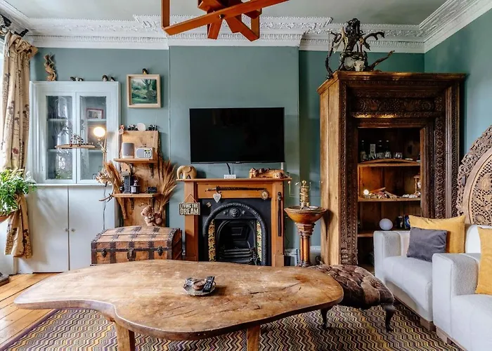 Craig S Lair Boho Jungle Apartment *
