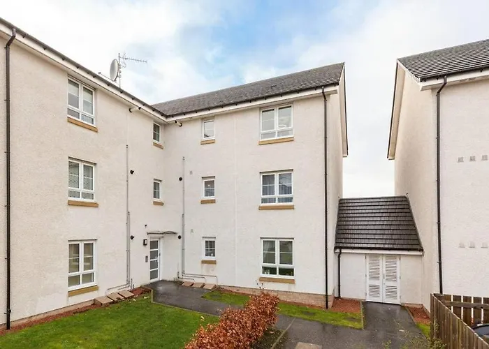 Newly Refurbished Large With Huge Garden Appartement